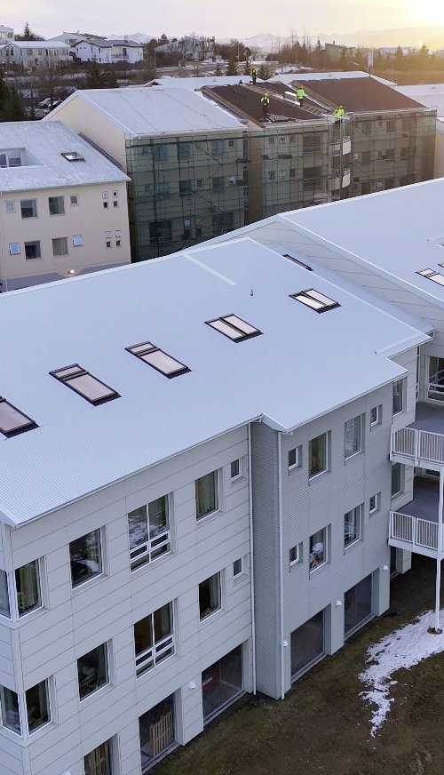 nýtt þak, þakskipti, bárujárn, klæðning, verktakar,