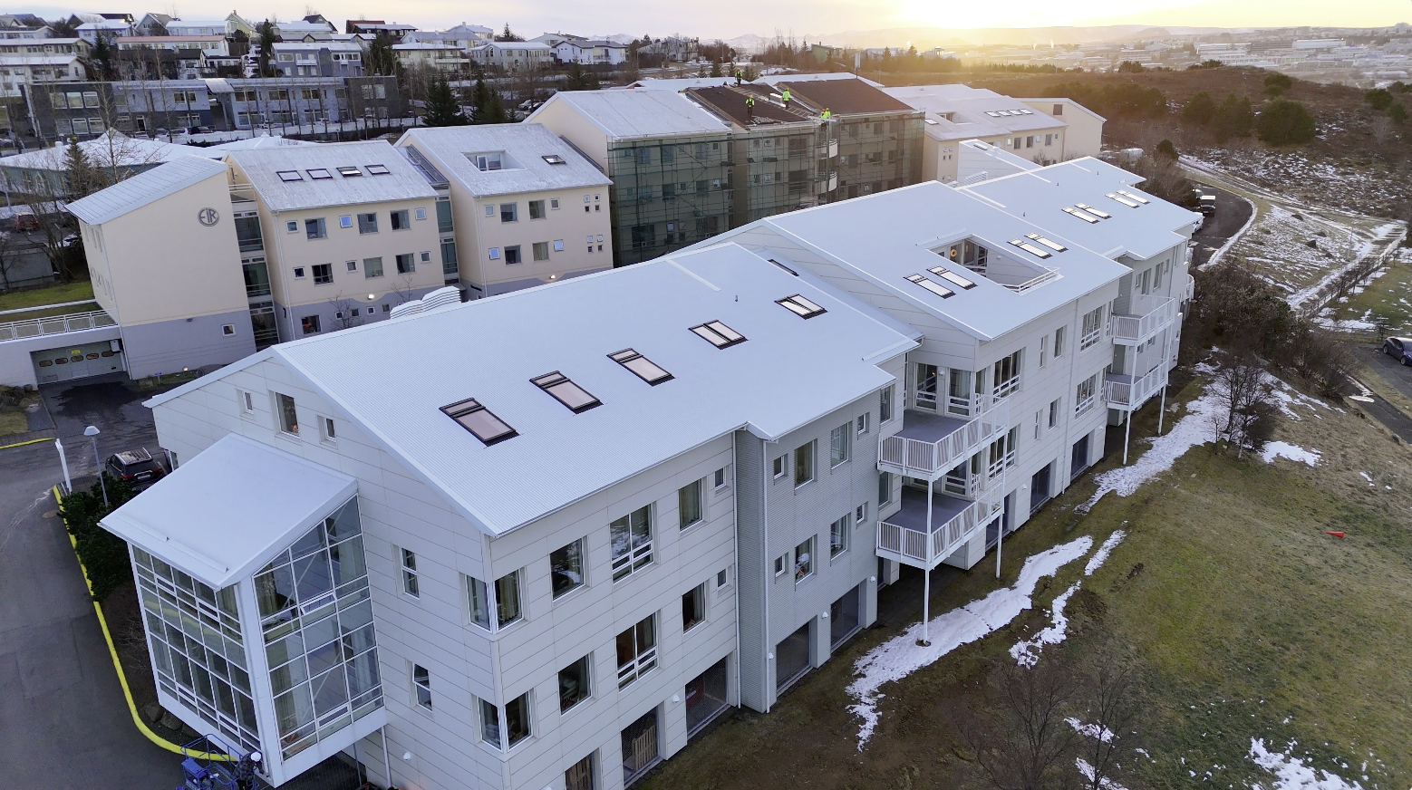 nýtt þak, þakskipti, bárujárn, klæðning, verktakar,