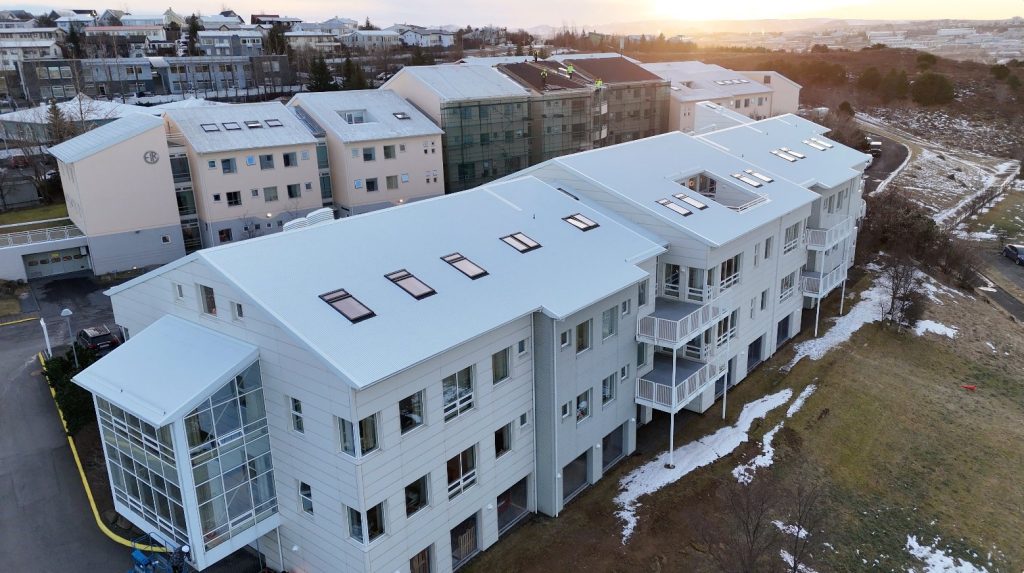 Hjúkrunarheimilið Eir – Þakskipti