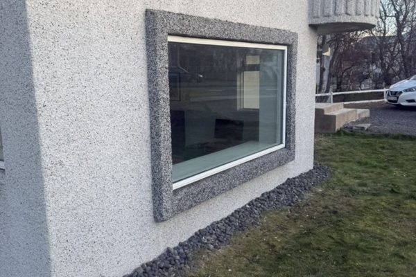 Eskihlíð 33–35 – Gluggaskipti í fjölbýlishúsi – ljósmynd 2