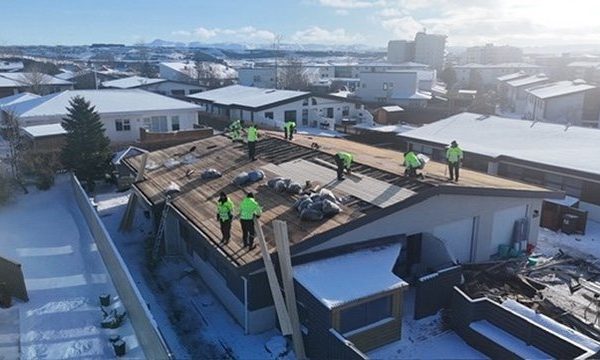 Fannafold 16 – Þakskipti með læstri klæðningu – ljósmynd 2