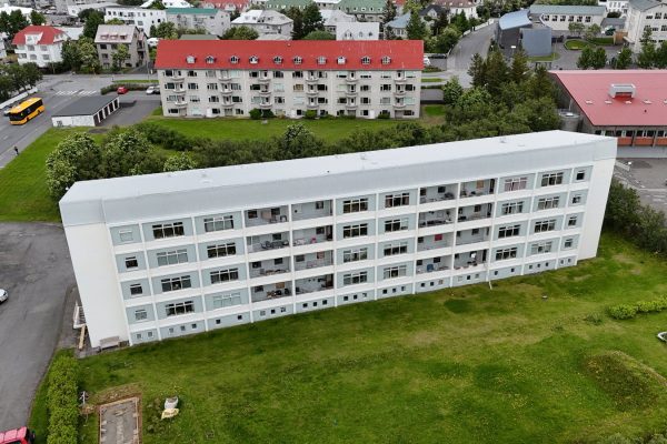 Hjarðarhagi 60–64 – Gluggaskipti í fjölbýlishúsi – ljósmynd 1