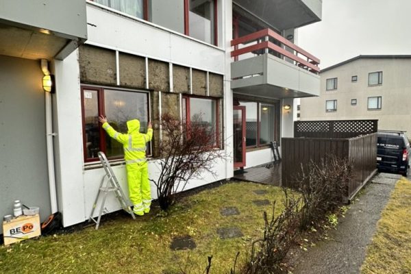 Ugluhólar 10 – Glugga- og hurðaskipti – ljósmynd 2