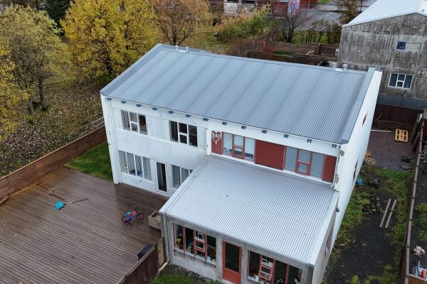 Hamraberg 12–14 – nýtt þak á parhúsi – Bygging og Viðhald