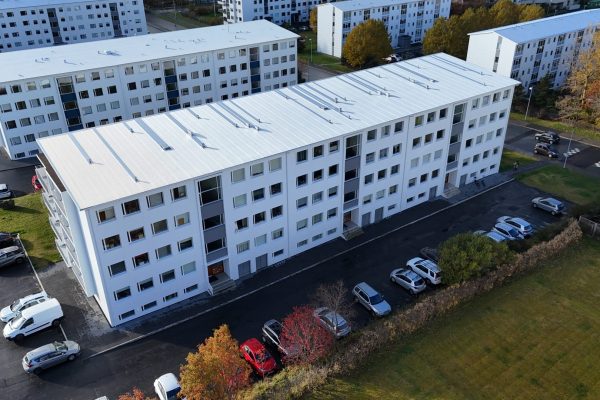 Reynimelur 80–84 – nýtt þak á fjölbýlishúsi – Bygging og Viðhald