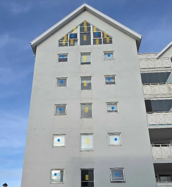Skúlagata 40 – suðurgafl, gluggar merktir fyrir glerskipti og ný opnanleg fög