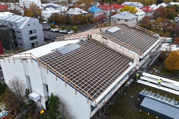 Stakkahlíð 1 – Bygging og Viðhald, drónamynd 2